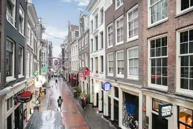 38m2 flat to rent for 1148€/month in Warmoesstraat 54, Amsterdam