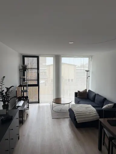 48m2 studio te huur voor 1200€/maand in Julianaplein, Amsterdam