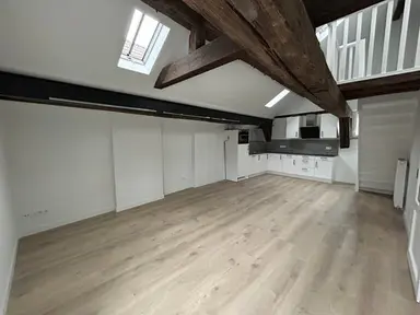 94m2 Appartement à louer pour 2390€/mois à Nieuwstraat 7B-04, Maastricht