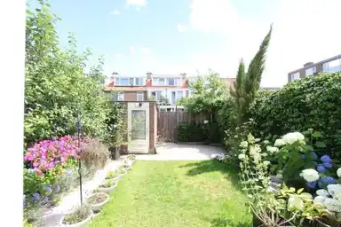 147m2 maison à louer pour 4250€/mois à Brantwijk, Amstelveen