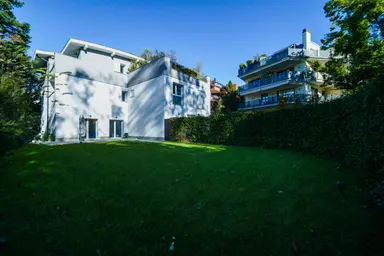 220m2 house to rent for 7000€/month in Via Cimarosa 43, Voorburg