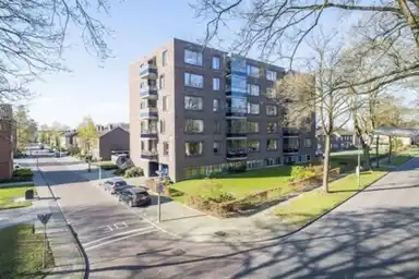 105m2 Appartement à louer pour 1000€/mois à Schiestraat, Enschede