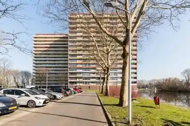 84m2 Appartamento in affitto per 381€/mese a Oost-Dorsch, Zaandam