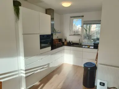 17m2 Chambre à louer pour 1100€/mois à Albert van Dalsumlaan, Utrecht