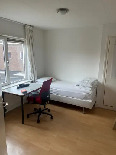 12m2 room to rent for 575€/month in Leeuwarderstraat 37, Leeuwarden