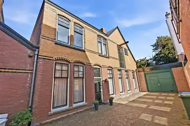 242m2 Appartement à louer pour 4000€/mois à Johan van Oldenbarneveltlaan, The Hague