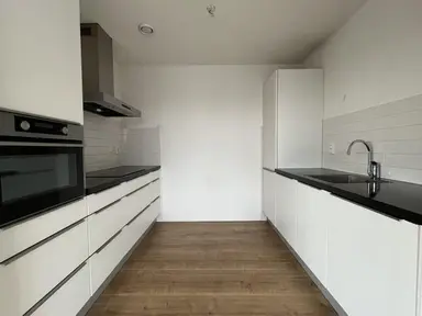 101m2 Appartement à louer pour 1745€/mois à Menno ter Braakstraat 222, The Hague