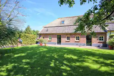 175m2 house to rent for 2150€/month in Kruisstraat 7, Angerlo