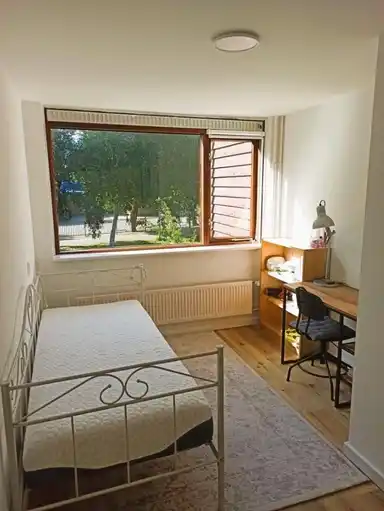 10m2 room to rent for 553€/month in Aardster, Alphen aan den Rijn