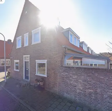 76m2 maison à louer pour 721.26€/mois à Jan van Brakelstraat 39, Katwijk