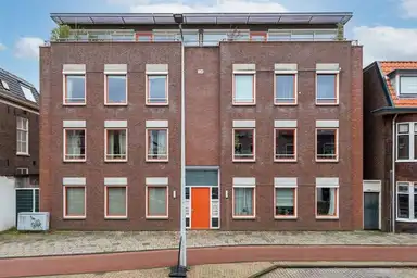 81m2 Appartamento in affitto per 1995€/mese a Lage Rijndijk 15B, Leiden
