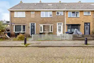 80m2 maison à louer pour 2150€/mois à Vlielandstraat 61, Zaandam