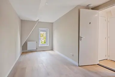 13μ² Δωμάτιο προς ενοικίαση για 770.56€/μήνα σε Bovenstraat 236, Rotterdam