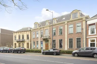 91m2 Appartement à louer pour 2350€/mois à Delpratsingel, Breda