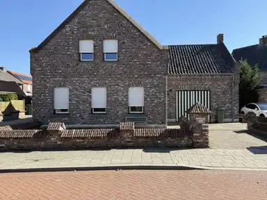 173m2 maison à louer pour 1300€/mois à Oude Venloseweg, Velden