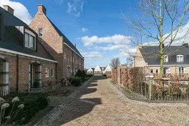 174m2 huis te huur voor 1500€/maand in Roomsterweg 5p, Leek