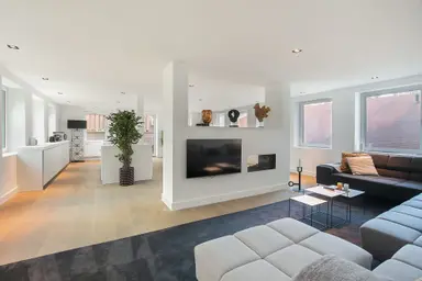 162m2 Appartamento in affitto per 7200€/mese a Amsterdam