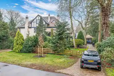 172m2 maison à louer pour 6750€/mois à Nachtegaallaan 6, Wassenaar