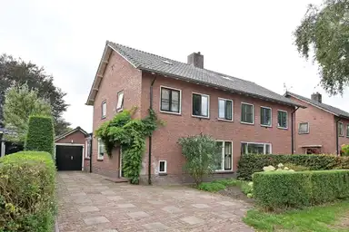 117m2 house to rent for 3250€/month in Berkenlaantje 12, Laren