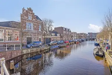 171m2 Haus zur Miete für 3875€/Monat in Burgwal, Haarlem