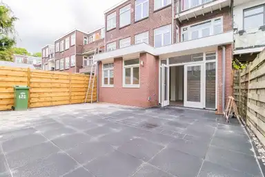 102m2 apartment to rent for 2600€/month in Usselincxstraat 128, The Hague
