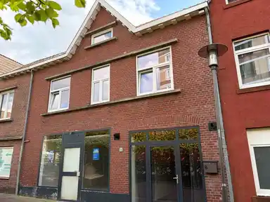 117m2 Appartement à louer pour 1075€/mois à Kloosterraderstraat 8, Kerkrade