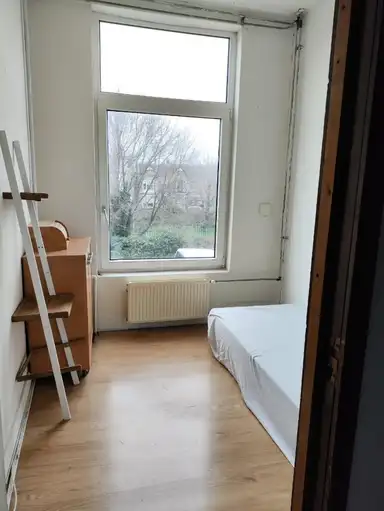 8m2 Chambre à louer pour 525€/mois à Julianakade, IJmuiden