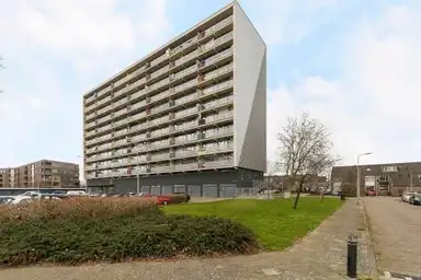 84m2 apartment to rent for 975€/month in Saffierstraat 43, Alphen aan den Rijn