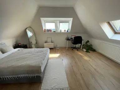 120m2 room to rent for 818€/month in Beukelsweg, Rotterdam