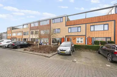 178m2 house to rent for 2295€/month in Tahitistraat 16, Almere
