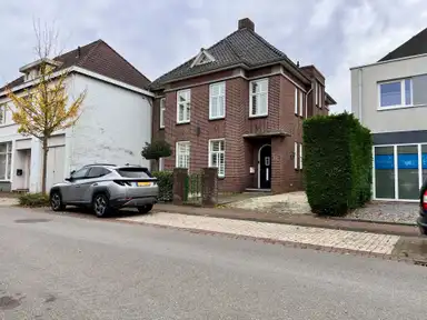 238m2 house to rent for 2750€/month in Kapelaan Goossensstraat 10, Pey