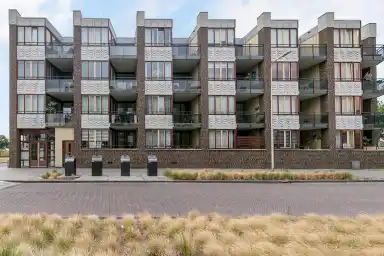 84.48m2 flat to rent for 1695€/month in Zuidpoolsingel 286, Alphen aan den Rijn