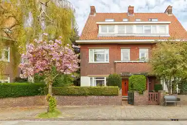 230m2 house to rent for 4300€/month in Bloklandenplein 11, The Hague