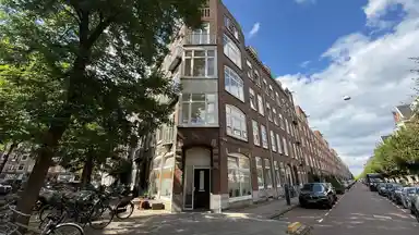 119m2 Appartement te huur voor 2750€/maand in Maarten Harpertszoon Trompstraat 12-3, Amsterdam
