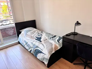 9m2 Chambre à louer pour 615€/mois à Laan van Meerdervoort, The Hague