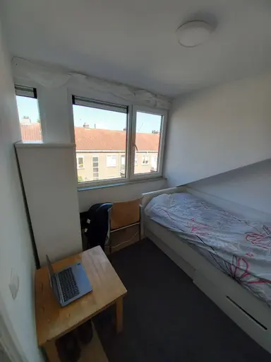 92m2 Chambre à louer pour 850€/mois à Madeliefstraat, Rotterdam