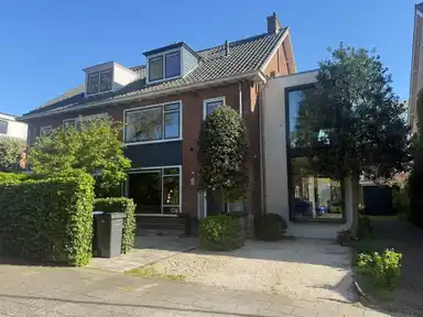 170m2 house to rent for 6500€/month in Meester Troelstralaan 45, Amstelveen