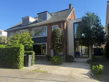 170m2 house to rent for 6500€/month in Meester Troelstralaan, Amstelveen