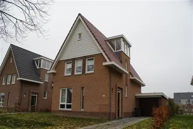 192m2 maison à louer pour 2750€/mois à Strijpweg, Houten
