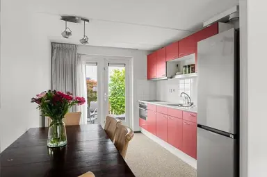 120m2 room to rent for 990€/month in E. du Perronstraat, Almere