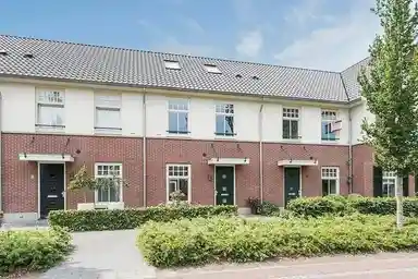 107m2 maison à louer pour 1950€/mois à Heistraat, Waalre