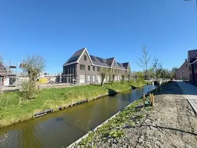 117m2 Haus zur Miete für 1840€/Monat in Orchideehof 1, Winkel