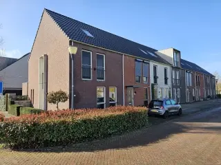 141m2 Casa in affitto per 2195€/mese a Martien Coppensstraat 1908-17, Waalwijk