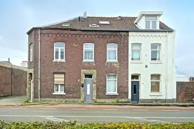 148m2 maison à louer pour 1799€/mois à Meerssenerweg 328A, Maastricht