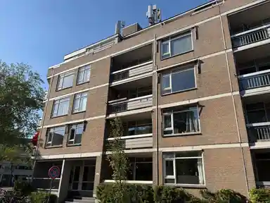 93μ² Διαμέρισμα προς ενοικίαση για 1950€/μήνα σε Adriaan van Bergenstraat, Breda