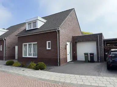 104m2 Casa in affitto per 1500€/mese a Kloosterstraat 24, Heythuysen