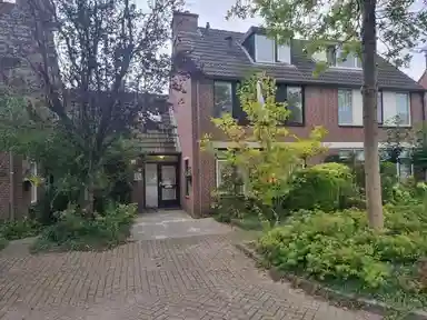137m2 apartment to rent for 2100€/month in Braamhorst 8, Alphen aan den Rijn