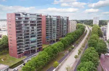 135m2 flat to rent for 2250€/month in Boulevard 1945 375-23, Enschede