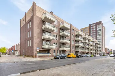 84.9m2 Appartement à louer pour 1965€/mois à Marisstraat 61, Vlaardingen