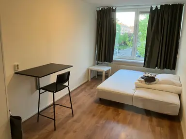 100m2 Chambre à louer pour 930€/mois à Nieuwe Laan, Amsterdam